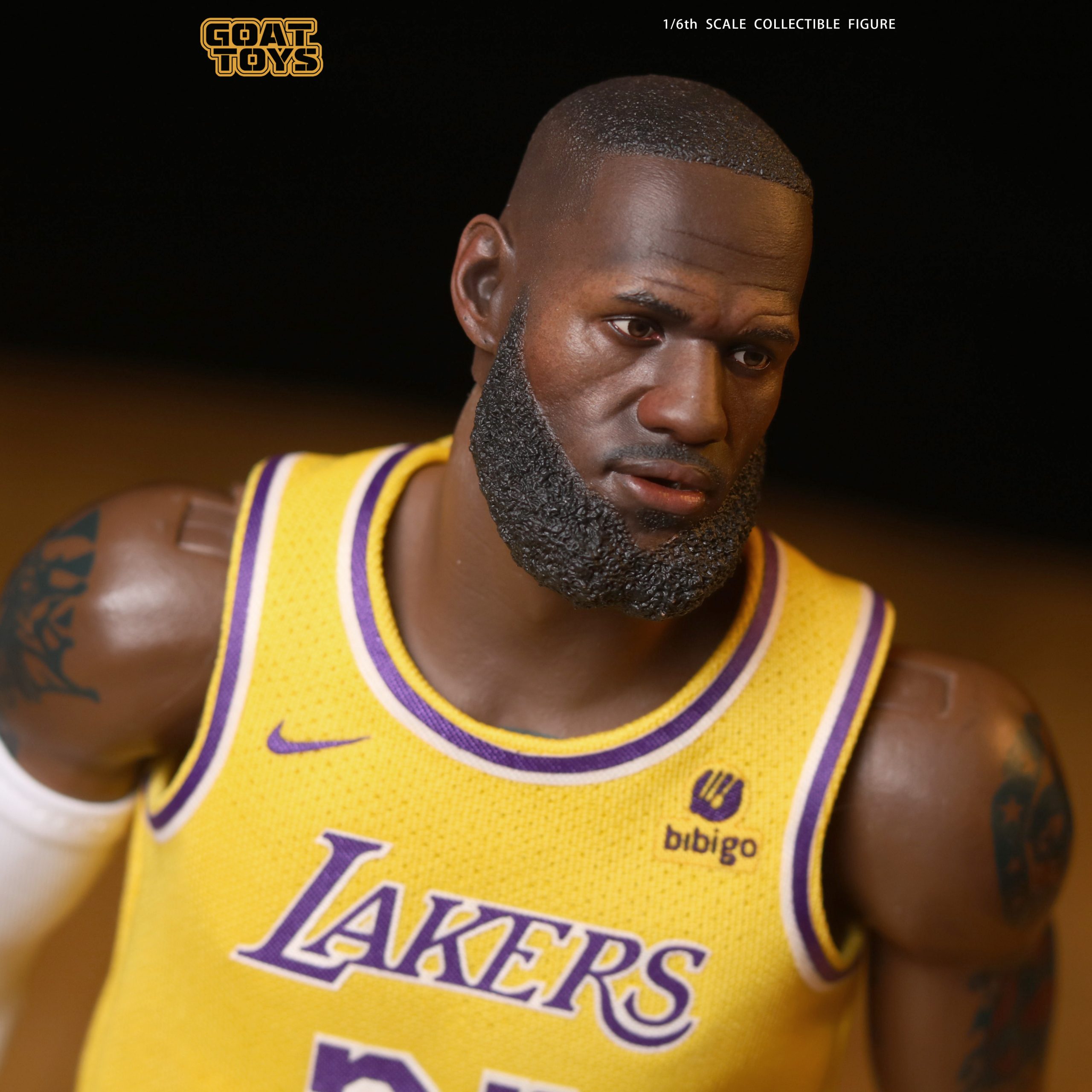 Amazon.com: Lebron James Mafex Action Figure, Multicolor